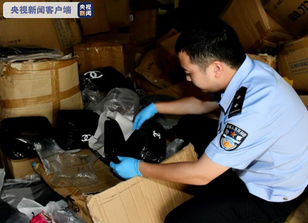 1594776915116353.png 2020%2F0715%2F5f9bad13p00qdgxdx0091c000h100cdc.png