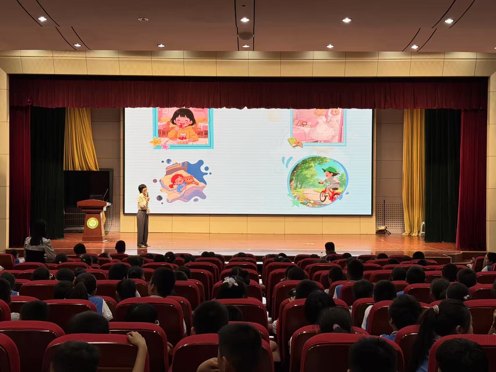 1747117316920501.jpg 5.8 杨婷学校演讲 (4).jpg